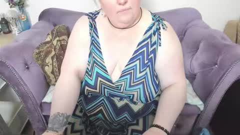 Snapshot of fashiona chatting on 02.24.26 fashiona online show from 02.24.26