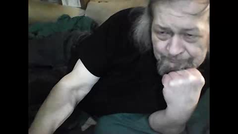 Snapshot of fasteddysex chatting on 04.04.26 HoneyCumJuice4U online show from 04.04.26