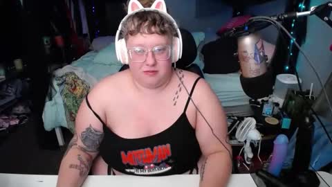 Snapshot of fatveronica chatting on 01.18.25 FatVeronica online show from 01.18.25