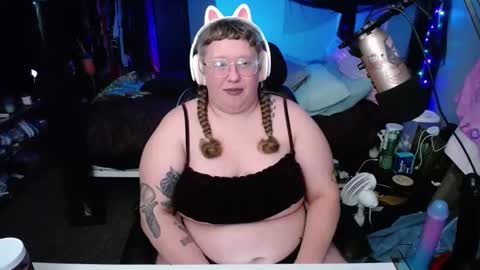 Snapshot of fatveronica chatting on 02.07.25 FatVeronica online show from 02.07.25