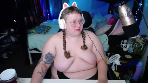 Snapshot of fatveronica chatting on 02.19.25 FatVeronica online show from 02.19.25