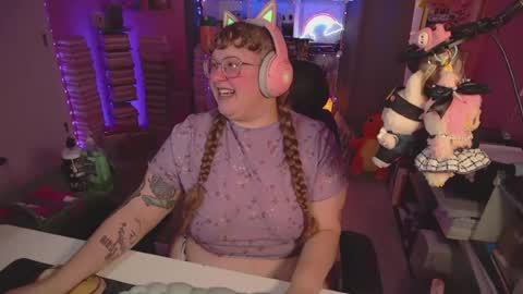Snapshot of fatveronica chatting on 06.25.26 FatVeronica online show from 06.25.26