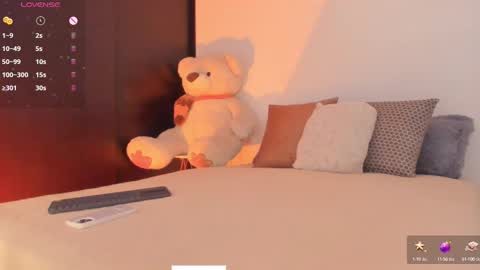 Snapshot of fay_miller2 chatting on 02.14.25 welcome to my world online show from 02.14.25