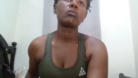 Snapshot of fayrie1 chatting on 11.21.25 fayrie1 online show from 11.21.25