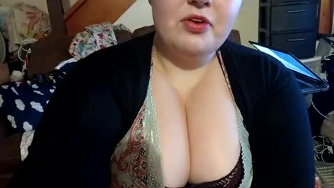 Snapshot of feastonme00 chatting on 06.19.26 feastonme00 online show from 06.19.26
