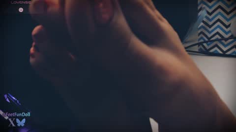 Snapshot of feetfundoll chatting on 12.17.24 Lisa Dove aka FeetFunDoll online show from 12.17.24