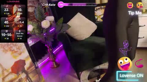 Snapshot of feetvibe chatting on 09.24.25 FeetVibe online show from 09.24.25