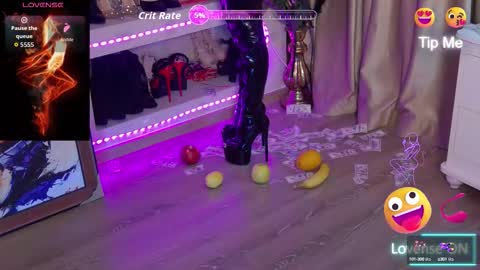 Snapshot of feetvibe chatting on 10.13.25 FeetVibe online show from 10.13.25