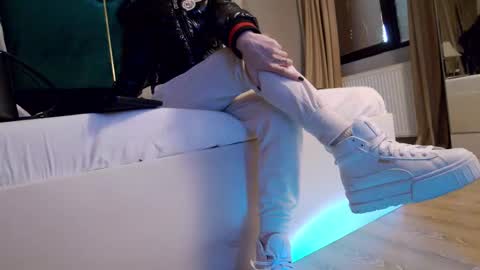 Snapshot of feetvibe chatting on 10.26.25 FeetVibe online show from 10.26.25