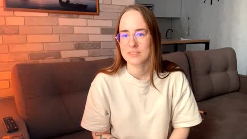 Snapshot of feleciacockrell chatting on 03.23.26 Mary online show from 03.23.26