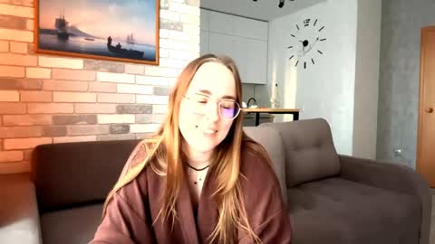 Snapshot of feleciacockrell chatting on 04.01.26 Mary online show from 04.01.26