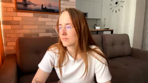 Snapshot of feleciacockrell chatting on 04.02.26 Mary online show from 04.02.26