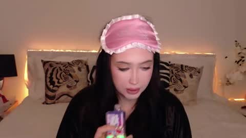 Felicia Herceg online show from 10.30.25