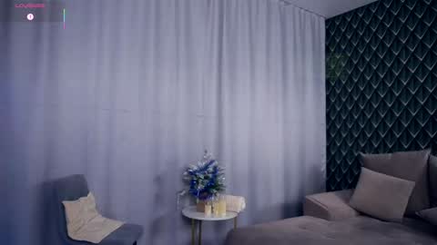 Snapshot of felissiany chatting on 01.11.26 Hello im Nova online show from 01.11.26