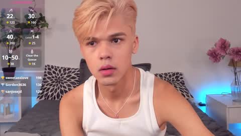 Snapshot of felix_rey chatting on 02.02.25 Felix online show from 02.02.25