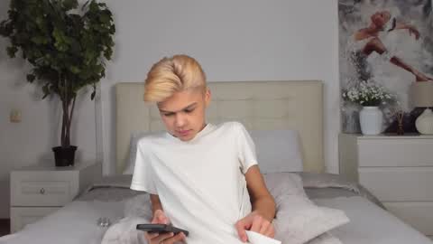 Snapshot of felix_rey chatting on 02.09.25 Felix online show from 02.09.25