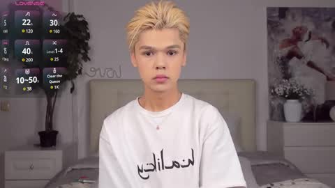 Snapshot of felix_rey chatting on 02.22.25 Felix online show from 02.22.25