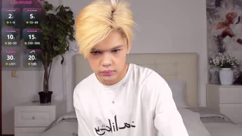 Snapshot of felix_rey chatting on 02.23.25 Felix online show from 02.23.25