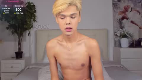 Snapshot of felix_rey chatting on 02.25.25 Felix online show from 02.25.25