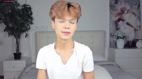 Snapshot of felix_rey chatting on 09.21.25 Felix online show from 09.21.25