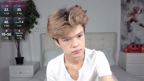 Snapshot of felix_rey chatting on 11.06.25 Felix online show from 11.06.25