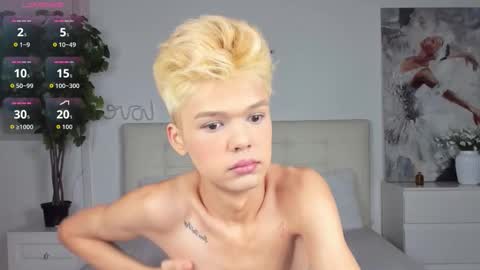 Snapshot of felix_rey chatting on 11.23.25 Felix online show from 11.23.25