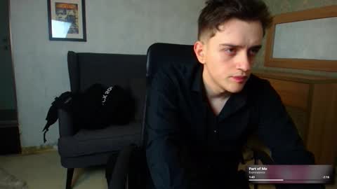 Snapshot of felixstark chatting on 12.17.25 FelixStark online show from 12.17.25