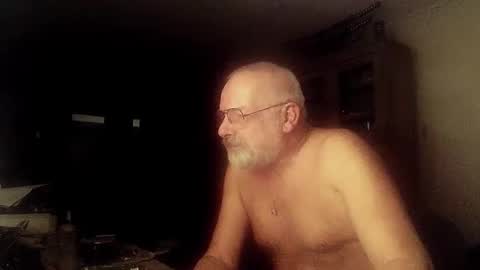 Snapshot of femdom_sub chatting on 12.26.24 femdom_sub online show from 12.26.24