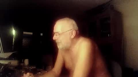 Snapshot of femdom_sub chatting on 12.27.24 femdom_sub online show from 12.27.24