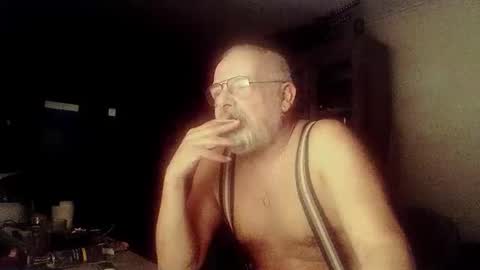 Snapshot of femdom_sub chatting on 12.31.24 femdom_sub online show from 12.31.24