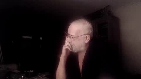 Snapshot of femdom_sub chatting on 01.22.25 femdom_sub online show from 01.22.25