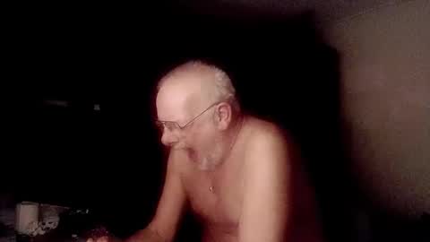 Snapshot of femdom_sub chatting on 03.01.25 femdom_sub online show from 03.01.25