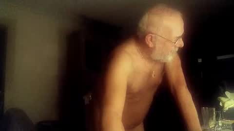 Snapshot of femdom_sub chatting on 09.19.25 femdom_sub online show from 09.19.25