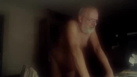 Snapshot of femdom_sub chatting on 09.28.25 femdom_sub online show from 09.28.25
