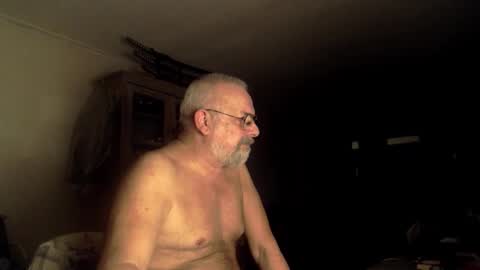 Snapshot of femdom_sub chatting on 02.18.26 femdom_sub online show from 02.18.26