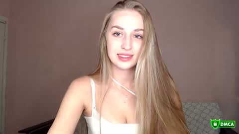 Snapshot of femkedejager chatting on 06.21.26 Femke online show from 06.21.26