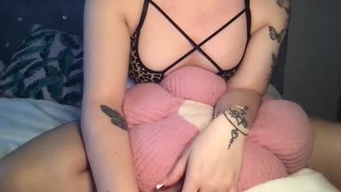 Snapshot of femmefatalebabe chatting on 02.08.26 online show from 02.08.26