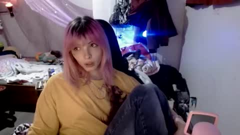 Snapshot of fempue chatting on 03.25.26 fempue online show from 03.25.26