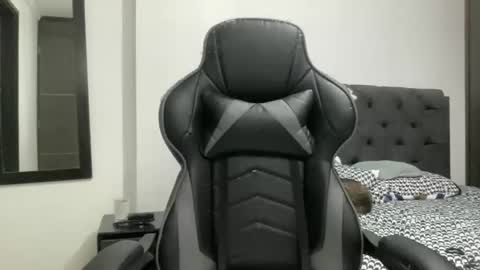 Snapshot of fenix_golden17 chatting on 10.25.25 Fenix Golden17 ---- Every night after 2200 time Colombia online show from 10.25.25