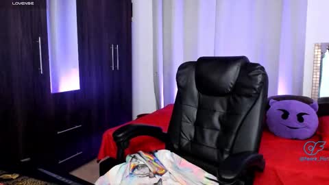 Fenrir Flirt online show from 10.19.25