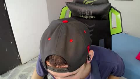 Snapshot of fernan_flow chatting on 11.29.25 FERNANDO online show from 11.29.25