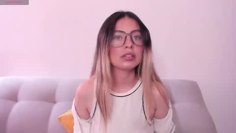 Snapshot of fernanda_aaa chatting on 06.15.26 fernanda online show from 06.15.26