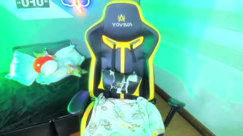 Snapshot of fernandadiaz05 chatting on 01.04.25 Fernanda Diaz online show from 01.04.25