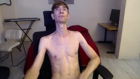 Snapshot of feuerfree chatting on 03.07.25 FeuerHeat online show from 03.07.25