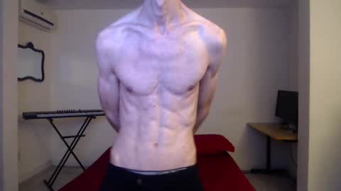 Snapshot of feuerfree chatting on 03.08.25 FeuerHeat online show from 03.08.25