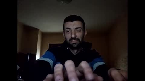 Raised in 90s online show from 11.22.25