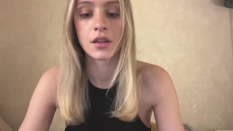 Lisa online show from 12.15.25