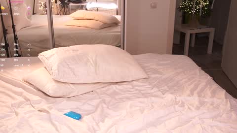 Snapshot of ffoxyflame chatting on 01.05.25 -- stay in touch with me online show from 01.05.25