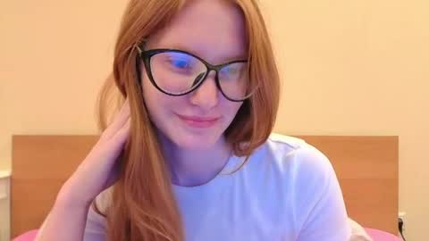 Snapshot of fiamoor chatting on 05.21.26 Fia online show from 05.21.26