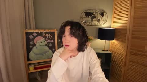 Snapshot of fiamoory chatting on 01.13.25 fiamoory online show from 01.13.25